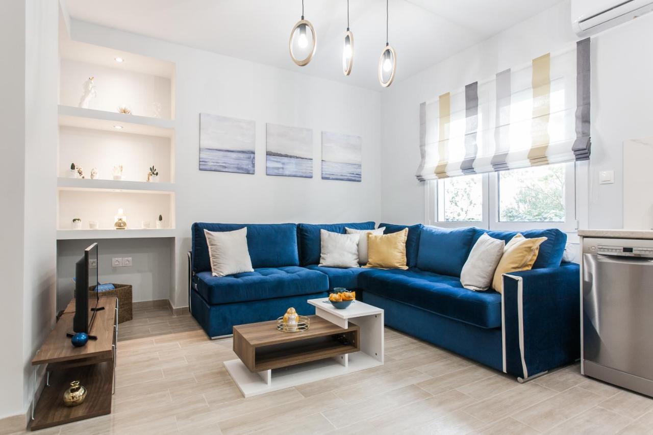 Luxury Seaside Apartment Next To Starbucks Opossite The Beach Park Of Flisvos Atena Exterior foto